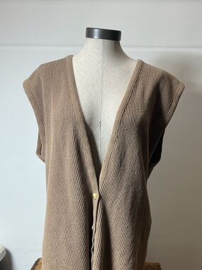 Arielle tan and brown striped button up vest | Size: 2XL